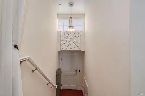 Entry Way - 472 Emily Rose Cir, Windsor, CA 95492 photo 7 of 10