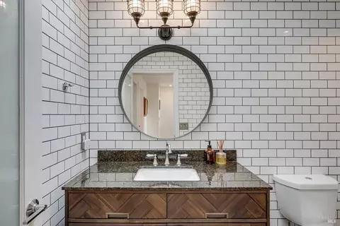 Bath - 472 Emily Rose Cir, Windsor, CA 95492 photo 5 of 7