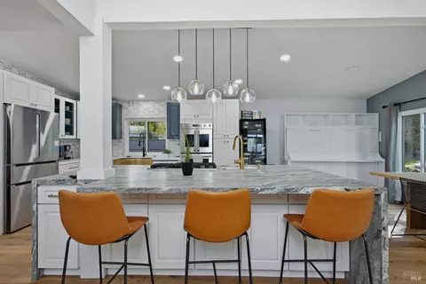 7 Del Campo Ct, Saint Helena, CA 94574