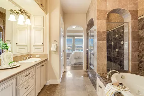 Bath - 1148 Sonata Dr #96, Vallejo, CA 94591 photo 2 of 4