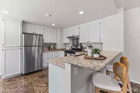 Kitchen - 9524 Sheffield St, Windsor, CA 95492 photo 4 of 5