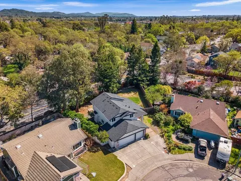 View/Area - 9524 Sheffield St, Windsor, CA 95492 photo 2 of 8