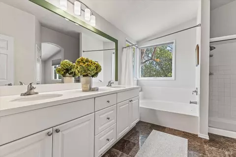 Bath - 9524 Sheffield St, Windsor, CA 95492 photo 3 of 6