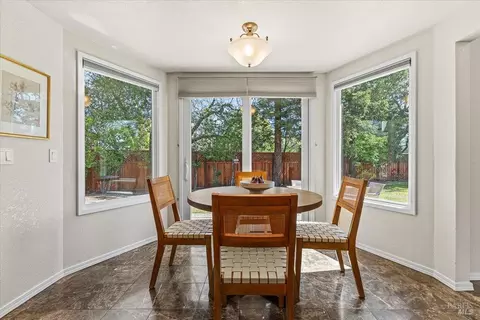 Dining - 9524 Sheffield St, Windsor, CA 95492 photo 4 of 4