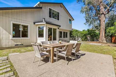 Exterior - 9524 Sheffield St, Windsor, CA 95492 photo 4 of 5