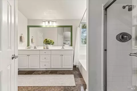 Bath - 9524 Sheffield St, Windsor, CA 95492 photo 2 of 6