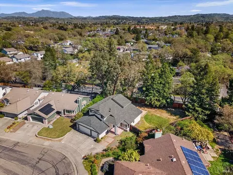 View/Area - 9524 Sheffield St, Windsor, CA 95492 photo 7 of 8