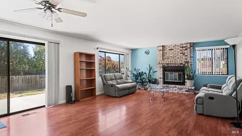 Living - 171 Ancheta Pl, Vallejo, CA 94591 photo 2 of 5