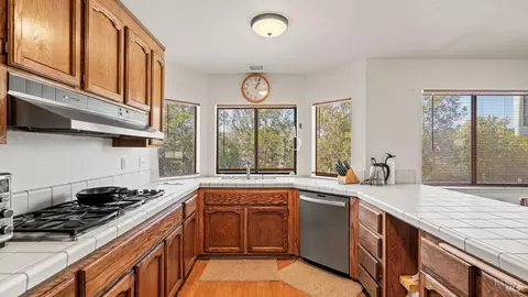 Kitchen - 171 Ancheta Pl, Vallejo, CA 94591 photo 1 of 3