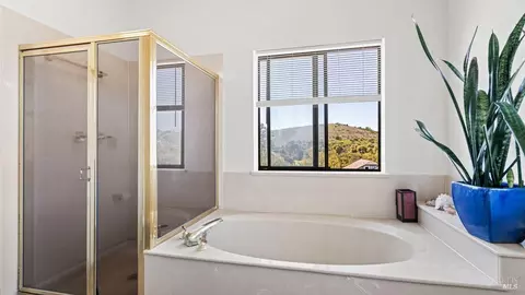 Bath - 171 Ancheta Pl, Vallejo, CA 94591 photo 3 of 3