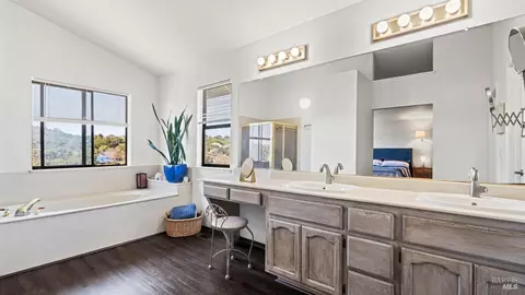 Bath - 171 Ancheta Pl, Vallejo, CA 94591 photo 2 of 3