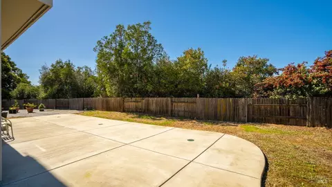 Exterior - 171 Ancheta Pl, Vallejo, CA 94591 photo 4 of 10