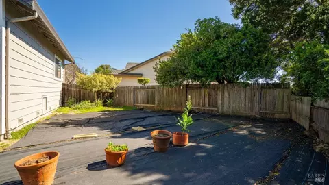 Exterior - 171 Ancheta Pl, Vallejo, CA 94591 photo 7 of 10
