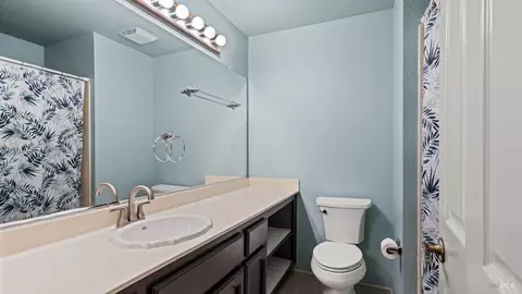 Bath - 171 Ancheta Pl, Vallejo, CA 94591 photo 1 of 3