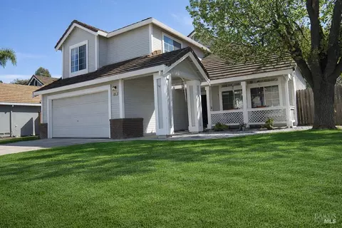 454 Harvest Cir, Vacaville, CA 95687