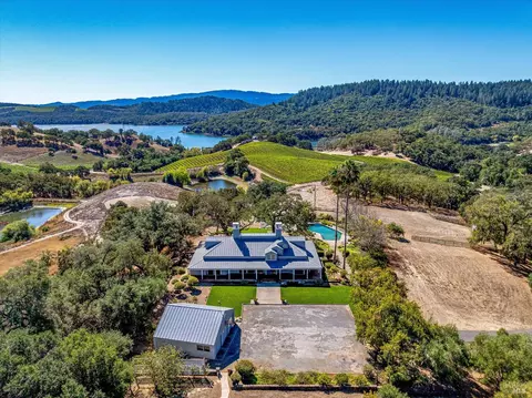 1740 Conn Valley Rd, Saint Helena, CA 94574