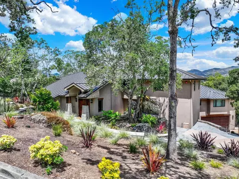 5 Old Coach Rd, Napa, CA 94558