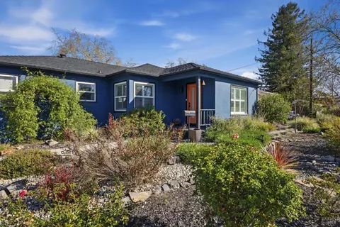 2021 Spring Creek Dr, Santa Rosa, CA 95405