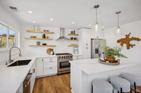 Kitchen - 302 Starling Rd, Mill Valley, CA 94941 photo 4 of 6