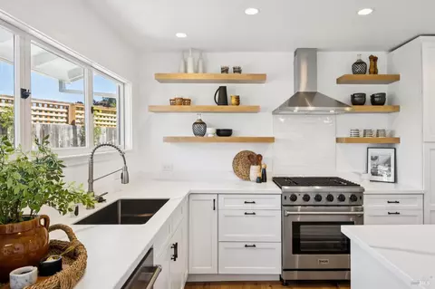 Kitchen - 302 Starling Rd, Mill Valley, CA 94941 photo 2 of 6