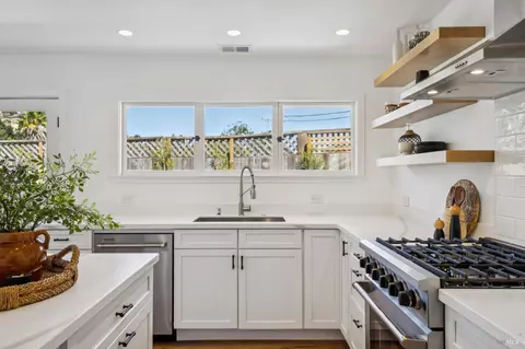Kitchen - 302 Starling Rd, Mill Valley, CA 94941 photo 5 of 6