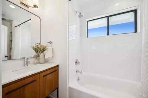 Bath - 302 Starling Rd, Mill Valley, CA 94941 photo 4 of 4