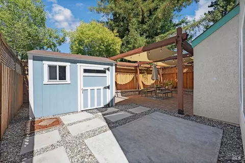 Exterior - 8148 Bodega Ave, Sebastopol, CA 95472 photo 10 of 12