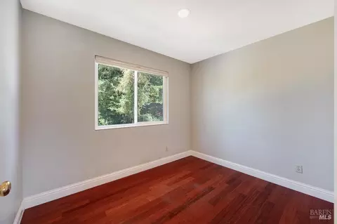 Bedroom - 8148 Bodega Ave, Sebastopol, CA 95472 photo 3 of 4