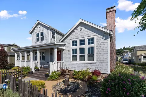 132 Loch Lomond Dr, San Rafael, CA 94901