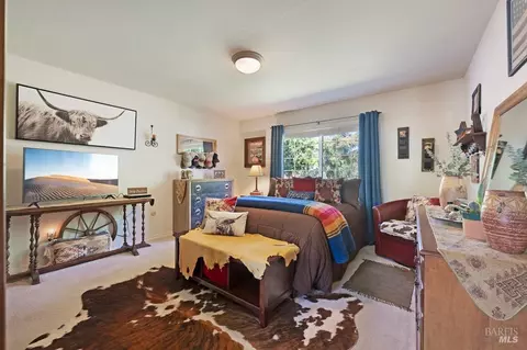 Bedroom - 23180 Maffei Rd, Sonoma, CA 95476 photo 2 of 2