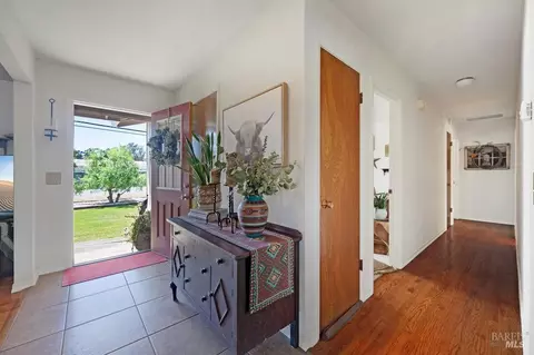 Entry Way - 23180 Maffei Rd, Sonoma, CA 95476 photo 1 of 2