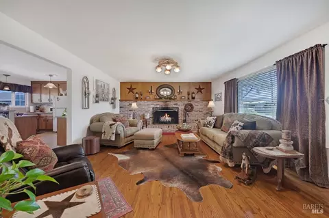 Living - 23180 Maffei Rd, Sonoma, CA 95476 photo 1 of 3