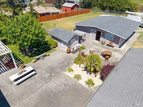 Exterior - 23180 Maffei Rd, Sonoma, CA 95476 photo 12 of 28