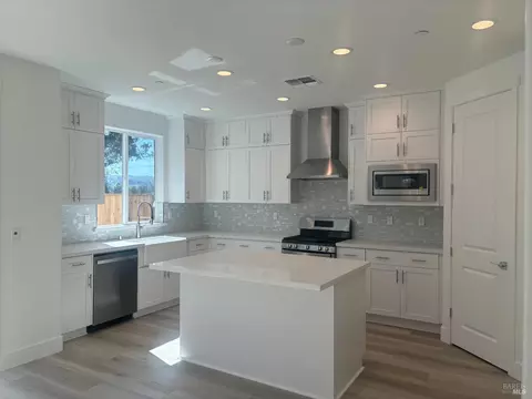 230 Echols Dr, Martinez, CA 94553 photo 4