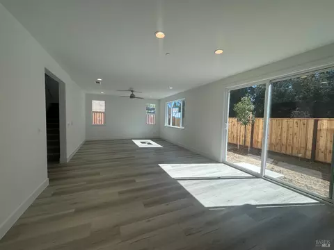 230 Echols Dr, Martinez, CA 94553 photo 2