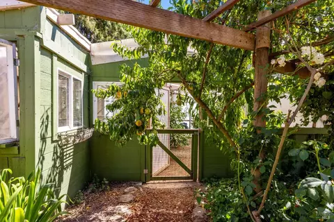 Exterior - 4038 E 3rd Ave, Napa, CA 94558 photo 38 of 43