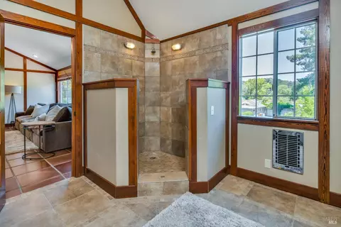 Bath - 4038 E 3rd Ave, Napa, CA 94558 photo 4 of 4