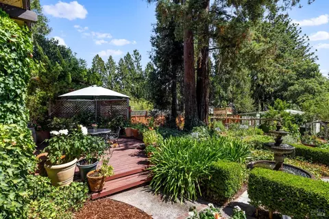 Exterior - 4038 E 3rd Ave, Napa, CA 94558 photo 26 of 43