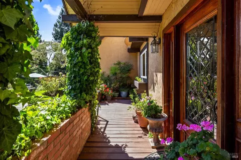Exterior - 4038 E 3rd Ave, Napa, CA 94558 photo 8 of 43
