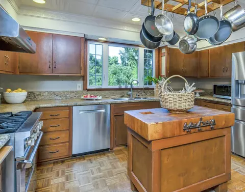 Kitchen - 4038 E 3rd Ave, Napa, CA 94558 photo 3 of 4
