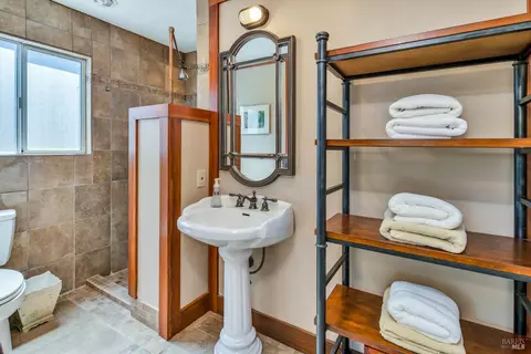 Bath - 4038 E 3rd Ave, Napa, CA 94558 photo 2 of 4