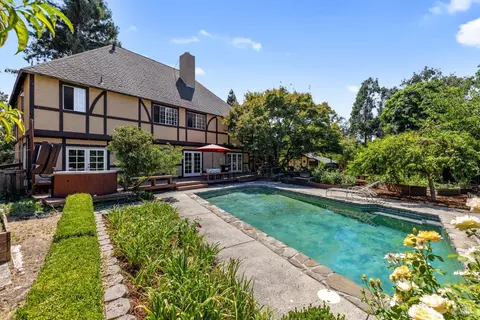 Exterior - 4038 E 3rd Ave, Napa, CA 94558 photo 12 of 43