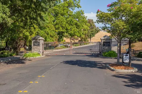 2030 Pinecrest Ct, Vacaville, CA 95688