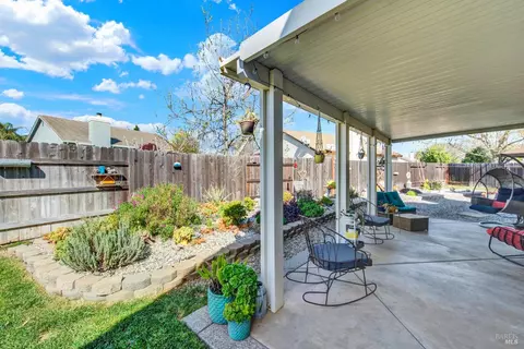Exterior - 2045 Keel Ct, Dixon, CA 95620 photo 10 of 19