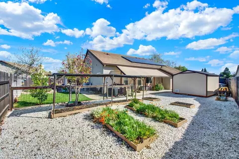 Exterior - 2045 Keel Ct, Dixon, CA 95620 photo 7 of 19
