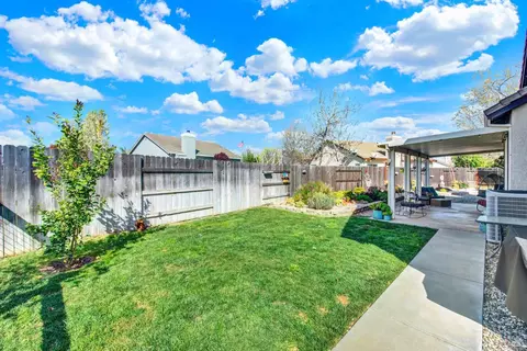 Exterior - 2045 Keel Ct, Dixon, CA 95620 photo 9 of 19