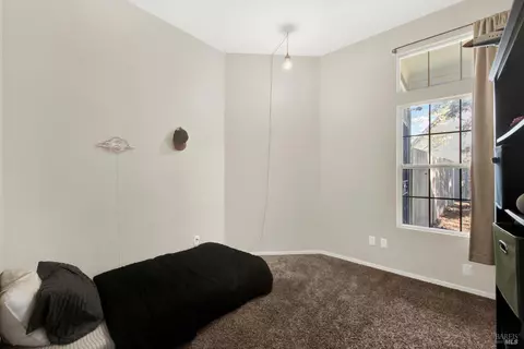 Bedroom - 2045 Keel Ct, Dixon, CA 95620 photo 6 of 10