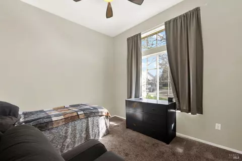 Bedroom - 2045 Keel Ct, Dixon, CA 95620 photo 8 of 10