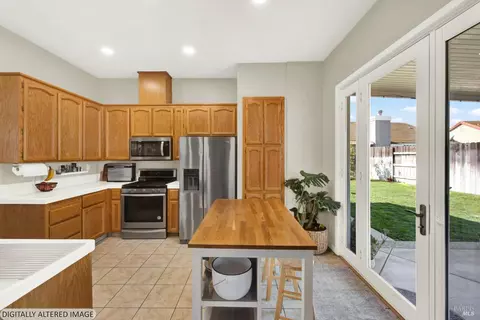 Kitchen - 2045 Keel Ct, Dixon, CA 95620 photo 2 of 8