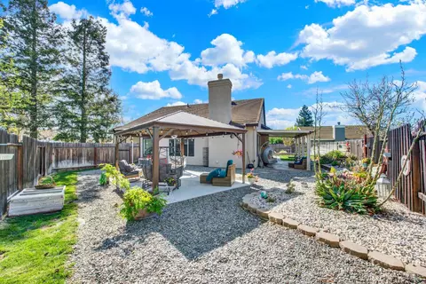Exterior - 2045 Keel Ct, Dixon, CA 95620 photo 16 of 19